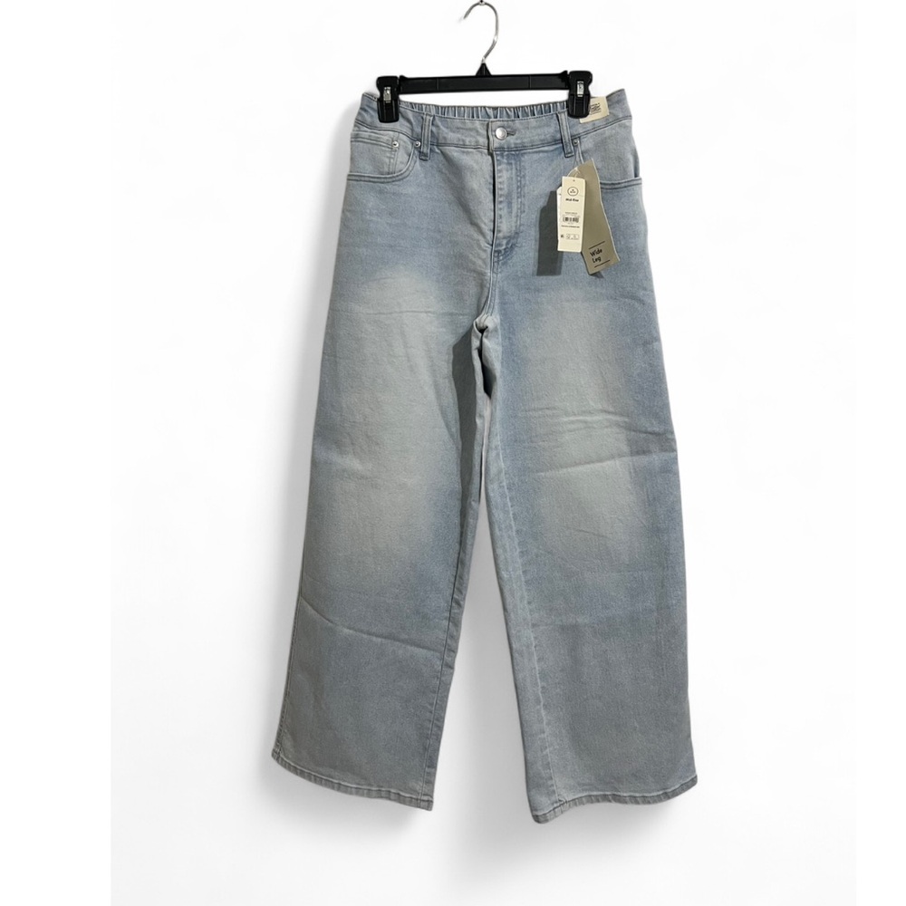 NWT Women's Gray Jeans Size 8-10 wide leg